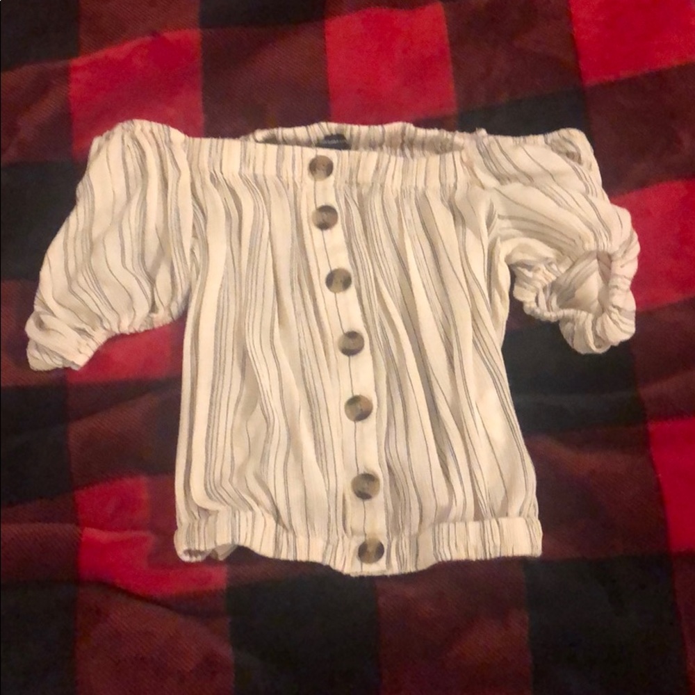 American Eagle off the shoulder shirt